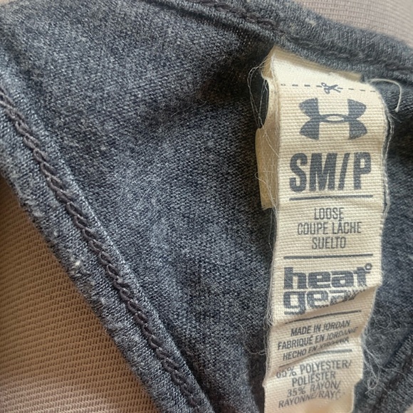 free with $20 purchase***Under Armour Heat Gear loose fit tanktop - Picture 4 of 4